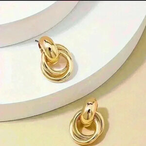 Elegant Gold-Tone Hoop Earrings
